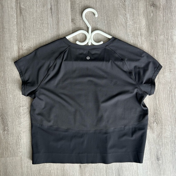 Lululemon Final Lap Short Sleeve
Black size 8 - Picture 8 of 8